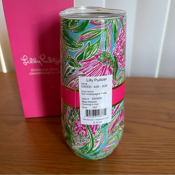 Lilly Pulitzer Beach Towel, Beach Day Pouch, and Champagne Flute Bundle - Picture 12 of 14